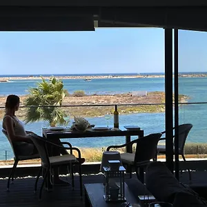 https://fuzeta-stylish-1-bedroom-apartment-amazing-views.hotelaalgarve.com