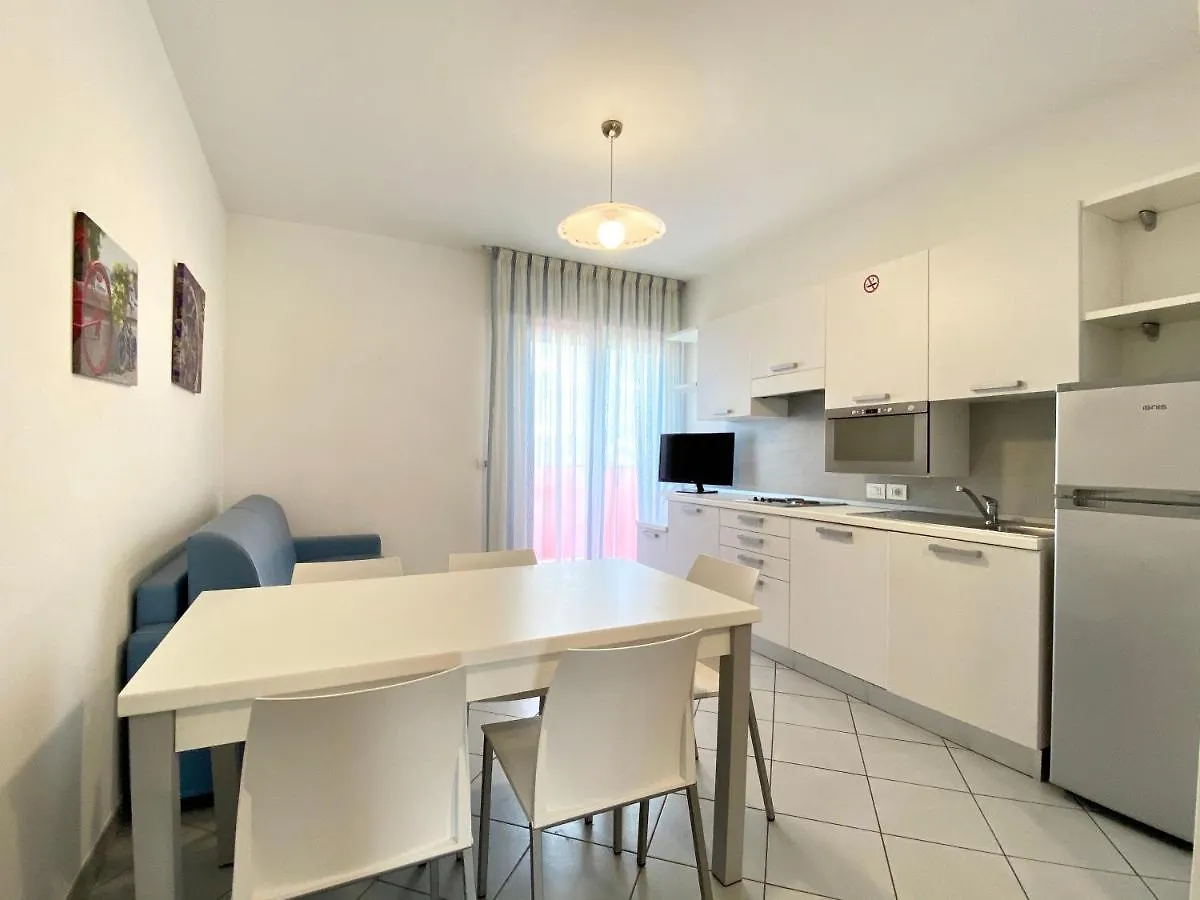 Artesi - Carraro Immobiliare Jesolo - Family Apartments 0*, Lido di Jesolo Italy